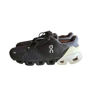 Mens On Cloudflyer Athletic Road Running Shoes Size 10.5 Gray White Runner